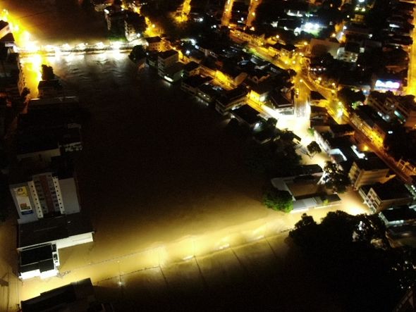Bairro Ibitiquara, em Cachoeiro de Itapemirim, alagado após fortes chuvas por Lucas Knupp