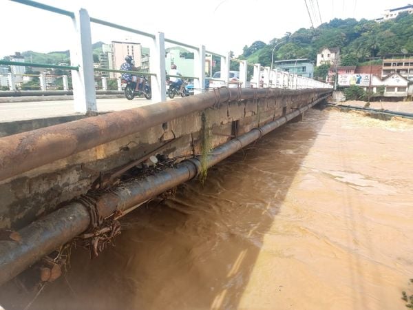 Cheia do Rio Itapemirim deixa bairros de Cachoeiro inundados por Bruna Hemerly