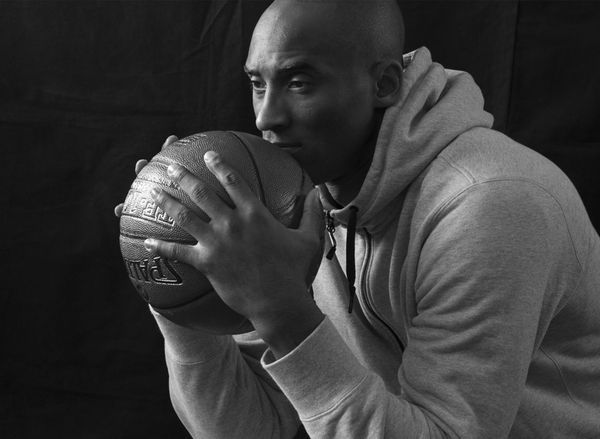 Ex-jogador de basquete americano Kobe Bryant morre em acidente aéreo -  Notisul