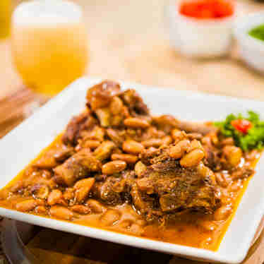 Imagem - Rabada com feijão-manteiga: aprenda a receita do Bar do Zé