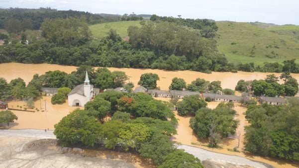 Enchente chega ao município de Itapemirim e 100 famílias já estão desabrigadas por PMI