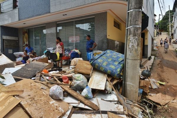 Estragos causados pela chuva que atingiu o município de Castelo no último sábado (25) por Fernando Madeira