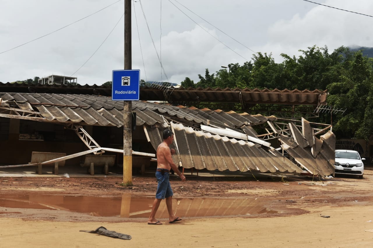 Estragos causados pela chuva que atingiu o município de Castelo no último sábado (25)