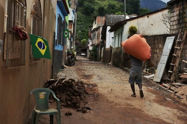 Estragos causados pela chuva que atingiu o município de Castelo no último sábado (25) por Fernando Madeira