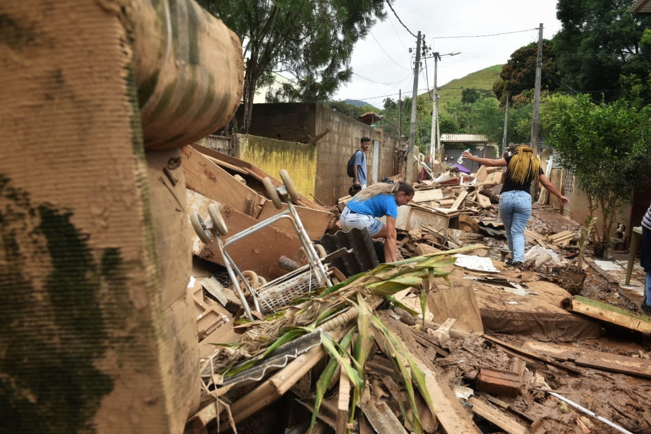 Estragos causados pela chuva que atingiu o município de Castelo no último sábado (25)