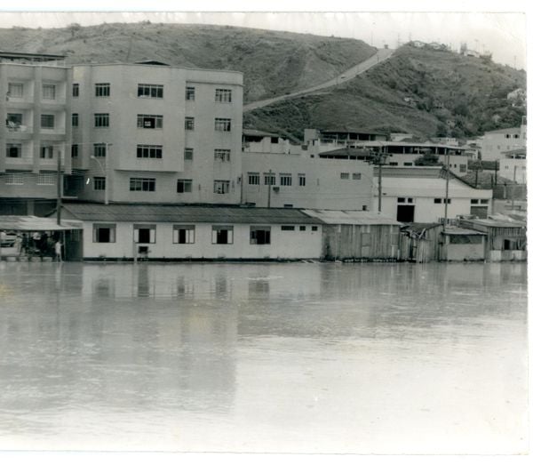 Nova enchente também causou prejuízos em Colatina, em novembro de 1981 por Acerco | A Gazeta