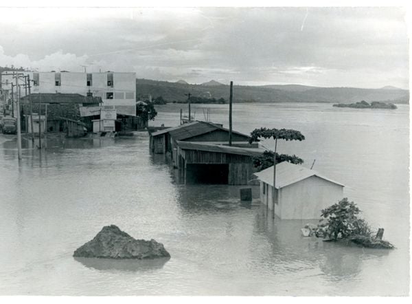 Nova enchente também causou prejuízos em Colatina, em novembro de 1981 por Acerco | A Gazeta