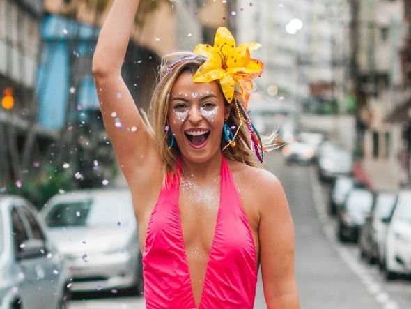 Acessórios da capixaba Miss Girassol para o carnaval 2020 por Divulgação