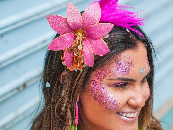 Acessórios da capixaba Miss Girassol para o carnaval 2020 por Divulgação