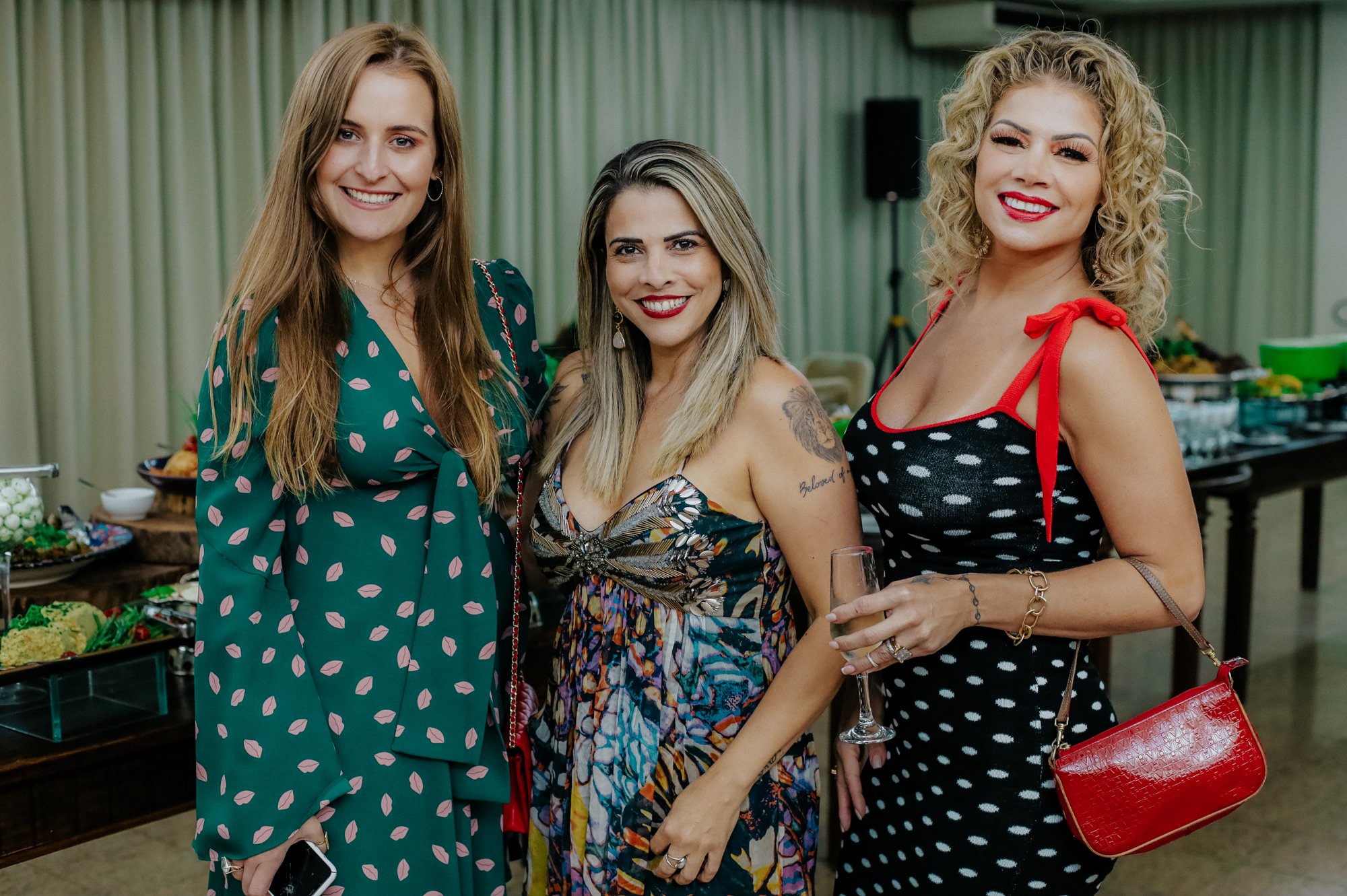 Mãe de Chay, paquita e ex-Mulheres Ricas posam em festa vip em Vitória | A  Gazeta