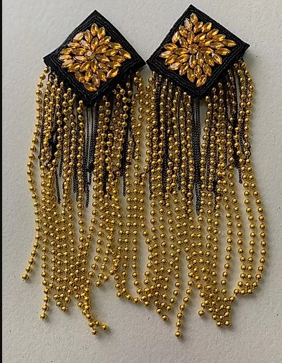 Ombreiras da marca capixaba Cloé Handmade para o carnaval 2020 por Divulgação