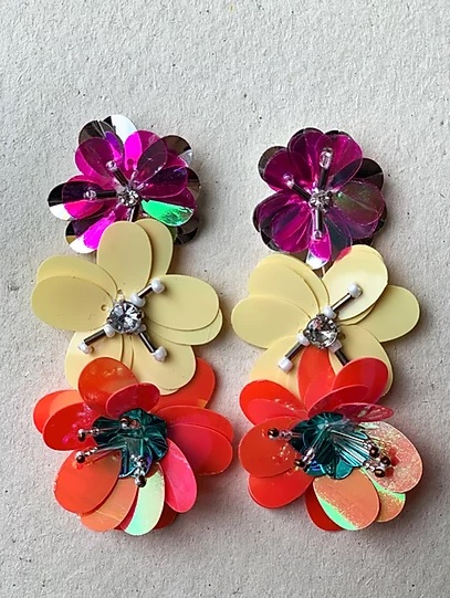 Brincos da marca capixaba Cloé Handmade para o carnaval 2020 por Divulgação