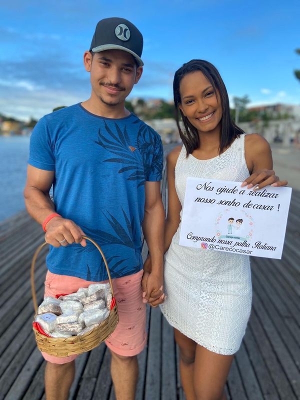 Casal se conheceu no colégio e namora há três anos. Crédito: Ryan Gouveia