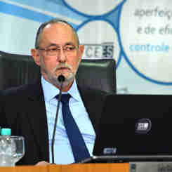 Imagem - Conselheiro do TCES sobre antecipar aposentadoria: "Não sei o dia de amanhã"
