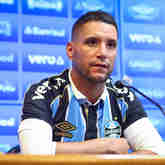 Imagem - Apresentação de Thiago Neves viraliza após "pergunta-meme" em coletiva