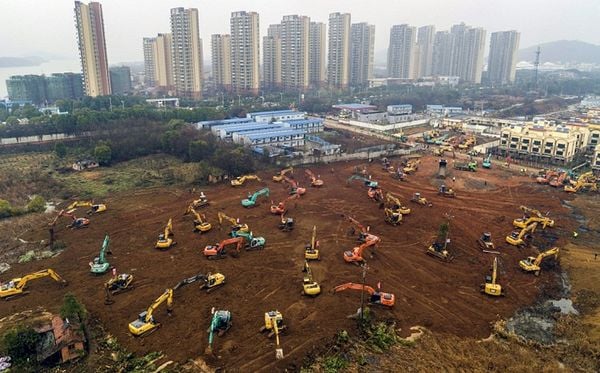 Canteiro de obras de um hospital que será construído na China