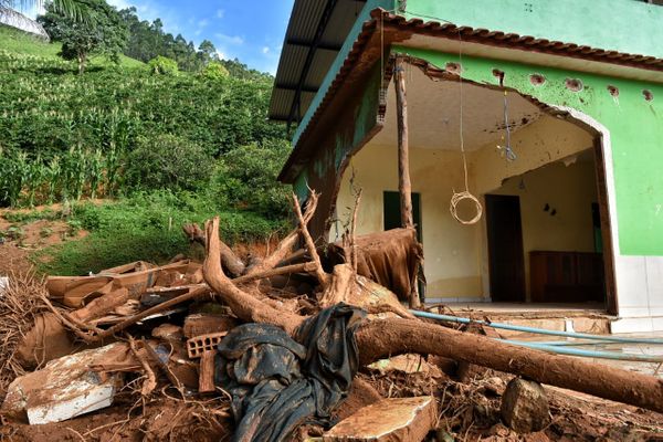 José Hermenegildo da Silva, o José Prego,  escapou da morte após casa desabar em Iúna por Fernando Madeira