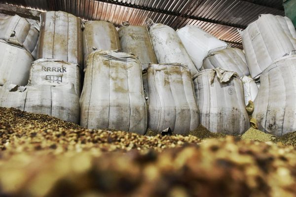 Armazém de grãos de café, em Iúna, foi inundado durante as chuvas que castigaram o Estado  por Fernando Madeira