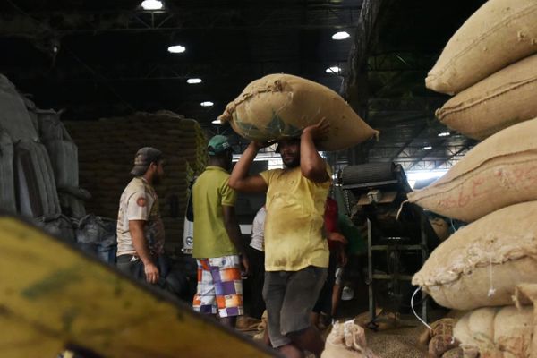 Armazém de grãos de café, em Iúna, foi inundado durante as chuvas que castigaram o Estado  por Fernando Madeira