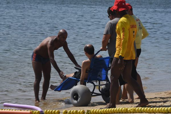 Acessibilidade na Praia da Guarderia em Vitória  por Ricardo Medeiros