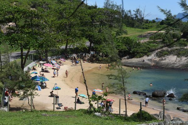 Praia Secreta em Vila Velha por Ricardo Medeiros
