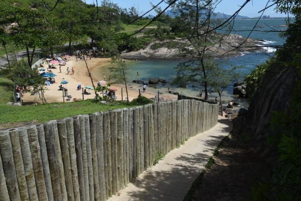 Praia Secreta em Vila Velha por Ricardo Medeiros