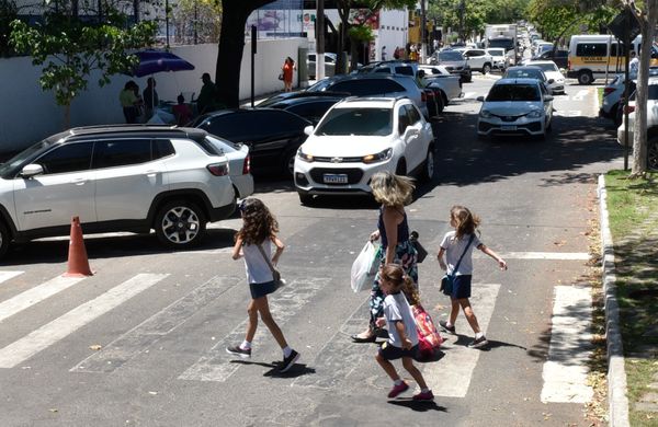 Data: 03/02/2020 - ES - Vitória - Volta às aulas movimenta o trânsito em Bento Ferreira - Editoria: Cidades - Foto: Vitor Jubini - GZ