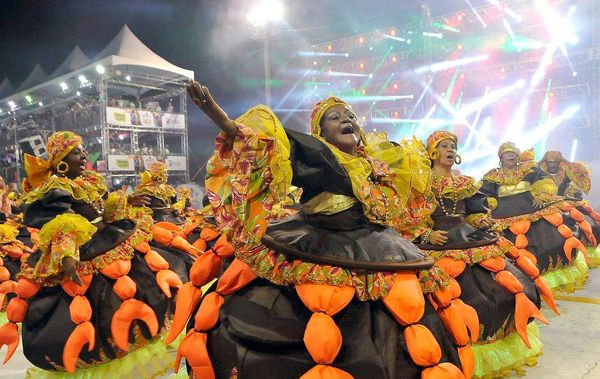 Baianas da Jucutuquara no Carnaval de Vitória 2016. A escola terá seu ensaio técnico de 2020 na quinta-feira(6). Crédito: ZANETE DADALTO