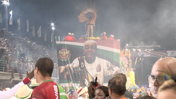 Mestre Dião foi homenageado durante o desfile da Jucutuquara, em 2014. Crédito: Reprodução TV Gazeta