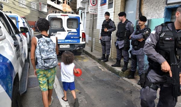 Policia ocupa ruas do Complexo da Penha em operação Anóxia. Crédito: Fernando Madeira