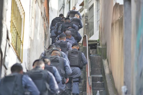 Operação da Polícia Militar no Complexo da Penha, em Vitória. Crédito: Fernando Madeira