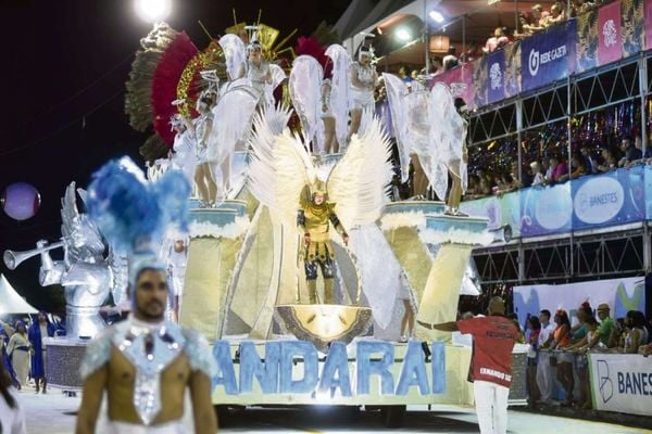 Abre-alas da Andaraí mostra a imponência da escola logo no início da apresentação. Crédito: Arquivo AG