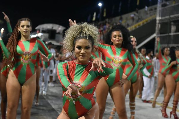 Ensaio técnico da Escola de Samba Unidos de Jucutuquara  por Fernando Madeira