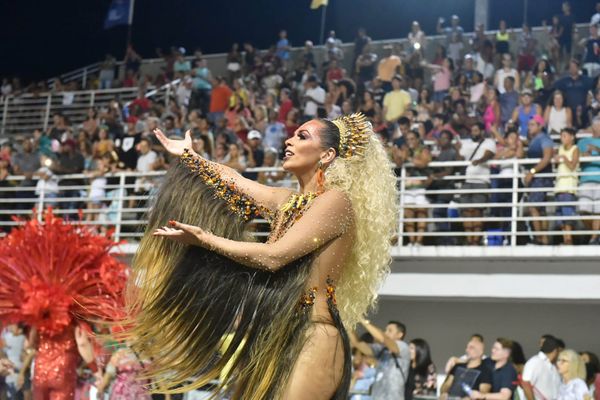 Ensaio técnico da Escola de Samba Unidos de Jucutuquara  por Fernando Madeira