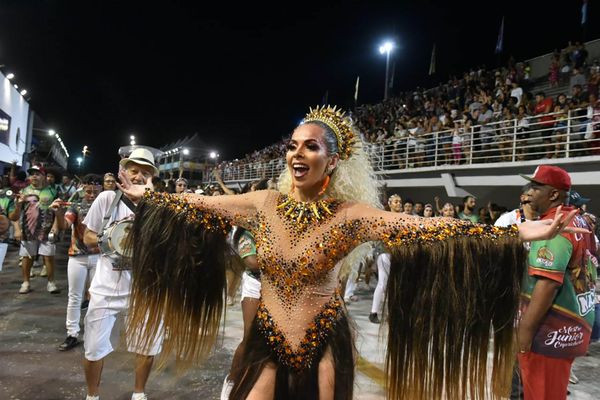 Ensaio técnico da Escola de Samba Unidos de Jucutuquara  por Fernando Madeira