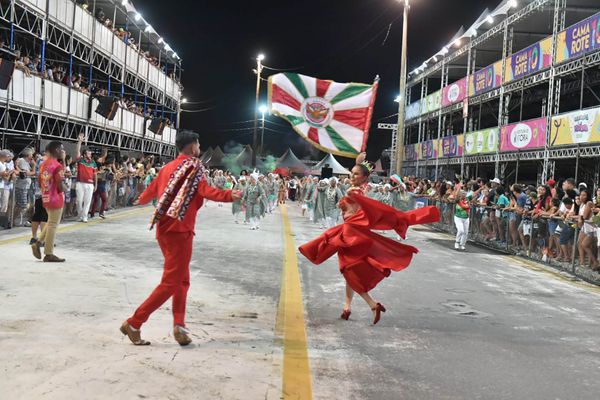 Ensaio técnico da Escola de Samba Unidos de Jucutuquara  por Fernando Madeira