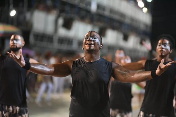 Ensaio técnico da Escola de Samba Unidos de Jucutuquara  por Fernando Madeira