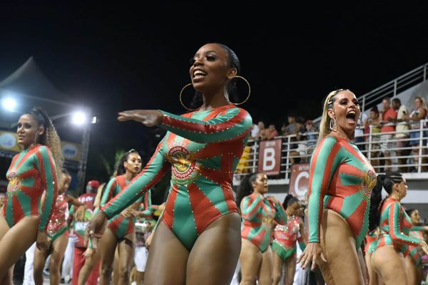 Ensaio técnico da Escola de Samba Unidos de Jucutuquara  por Fernando Madeira