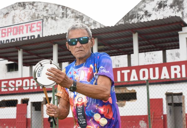 Data: 07/01/2020 - ES - Cariacica - José Carlos Barbosa, conhecido como Caio, 77 anos, fundador da Escola de Samba Independentes de Boa Vista  por Carlos Alberto Silva