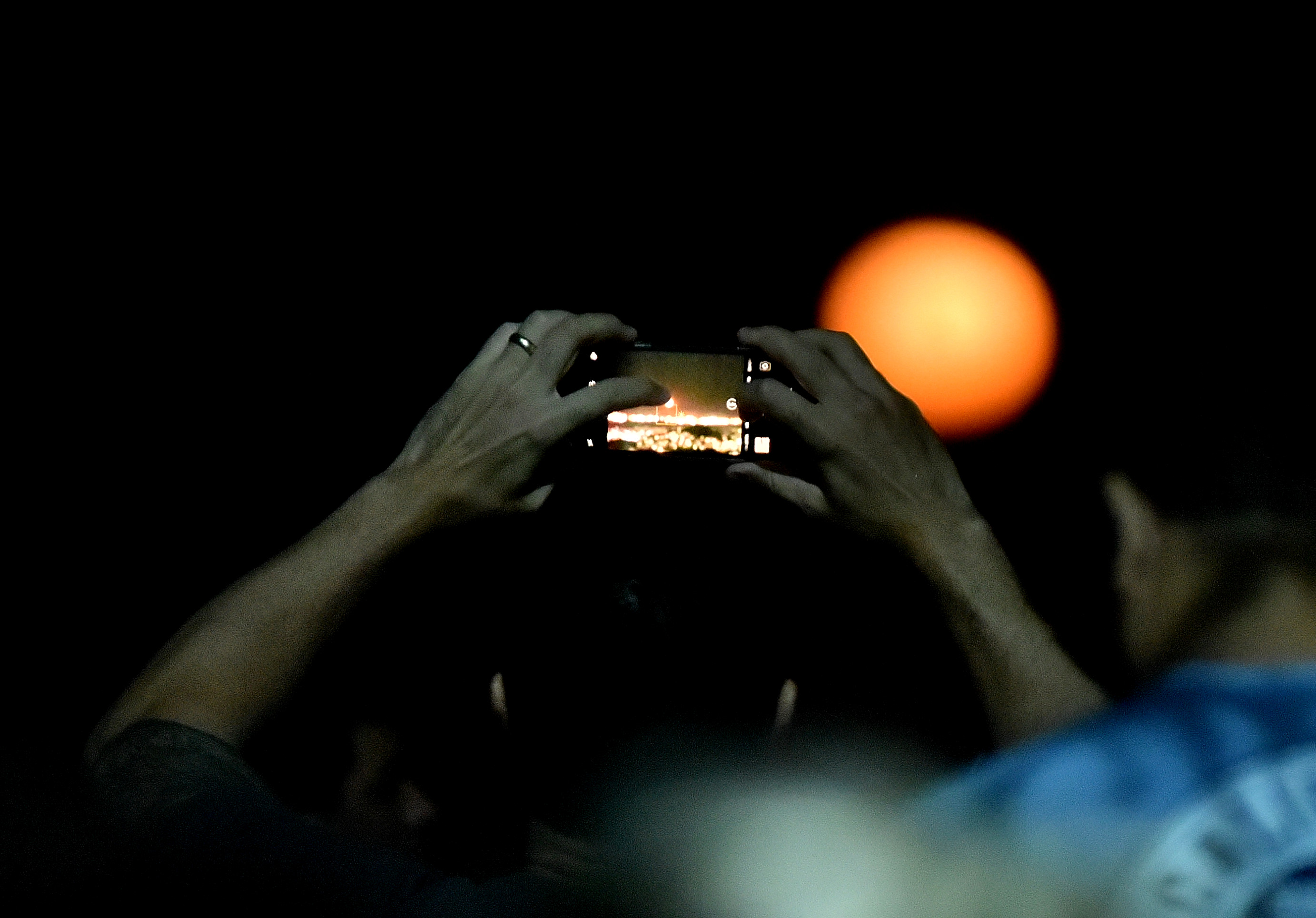 Data: 09/02/2020 - ES - Vitória - Superlua vista da Fonte Grande - Editoria: Cidades - Foto: Fernando Madeira - GZ