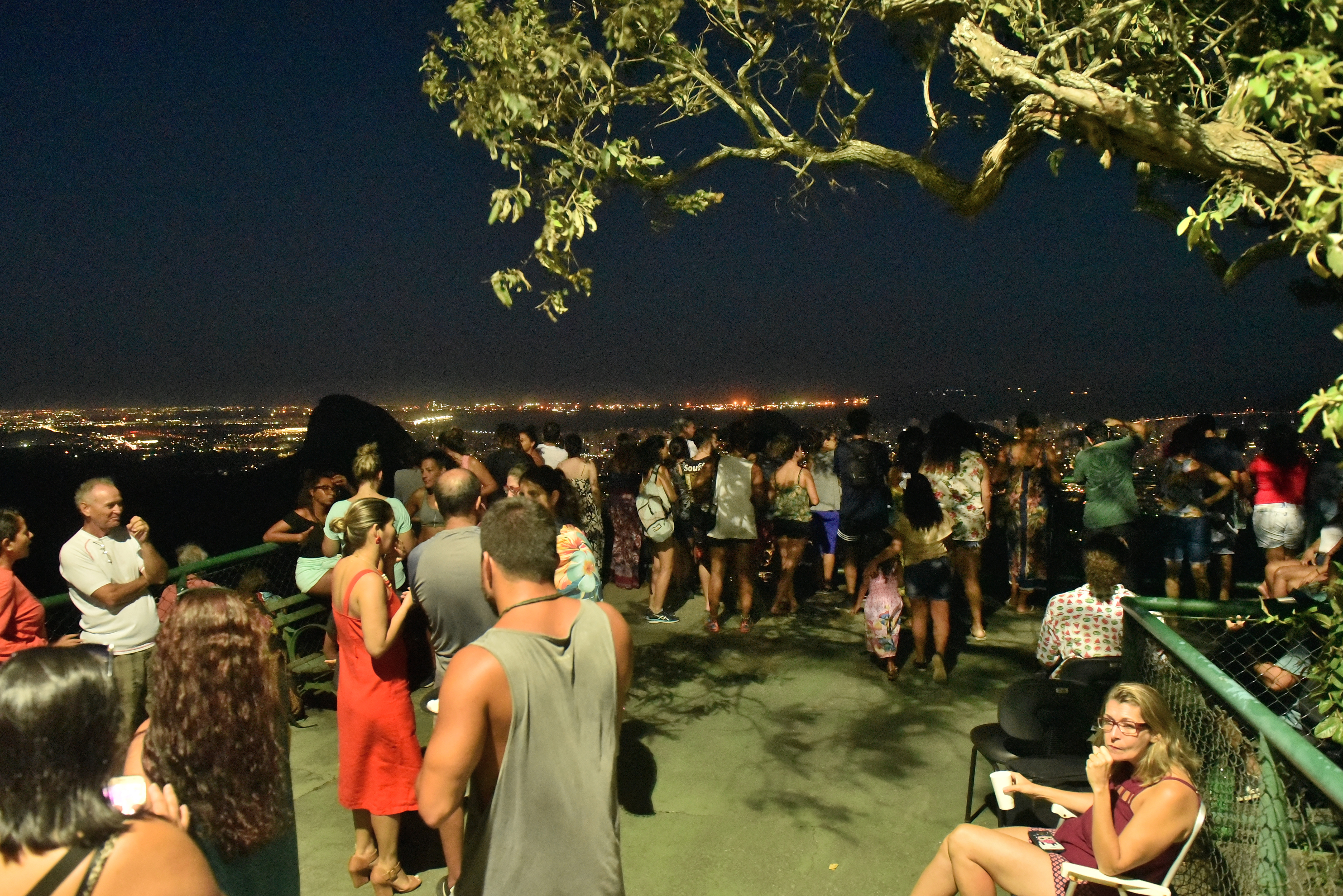 Data: 09/02/2020 - ES - Vitória - Superlua vista da Fonte Grande - Editoria: Cidades - Foto: Fernando Madeira - GZ
