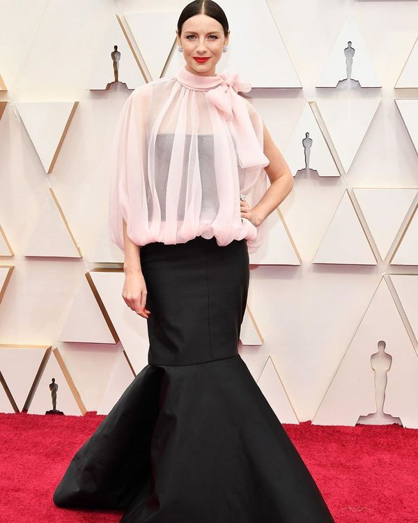 Oscar 2020: a atriz Caitriona Balfe veste Valentino. Crédito: Reprodução/Instagram @followerinfashion