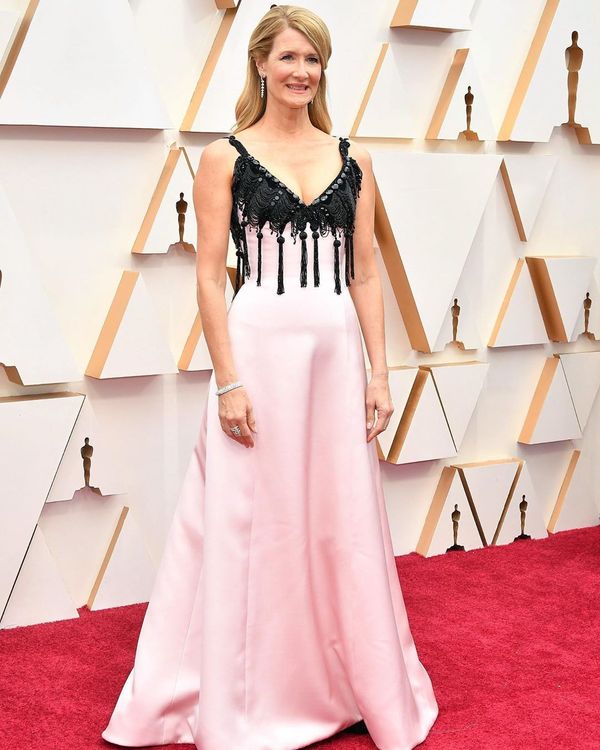 Oscar 2020: a atriz Laura Dern veste Armani. Crédito: Reprodução/Instagram @followerinfashion