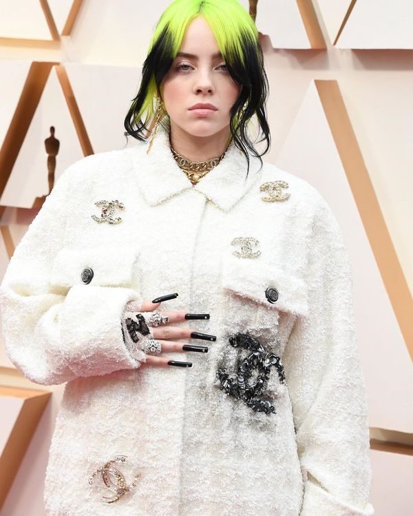 Oscar 2020: a cantora Billie Eilish veste Chanel. Crédito: Reprodução/Instagram @followerinfashion