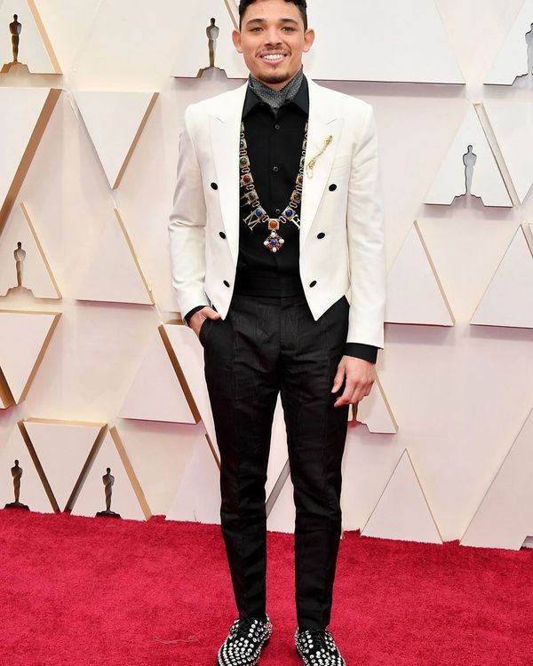 Oscar 2020: o ator Anthony Ramos veste Dolce & Gabbana. Crédito: Reprodução/Instagram @followerinfashion