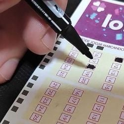 Os bilhetes deveriam acertar as 15 dezenas sorteadas para faturar o valor máximo; aposta de SP fatura R$ 4,4 milhões
