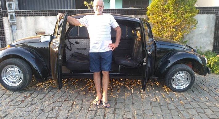 Segundo o dono do fusca, um lanterneiro de 63 anos, foram dois anos e sete meses até o projeto ganhar as ruas do município