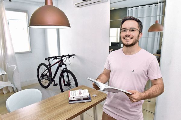 Artur Backer buscou imóvel em um bairro onde pode se locomover de bicicleta. Crédito: Fernando Madeira