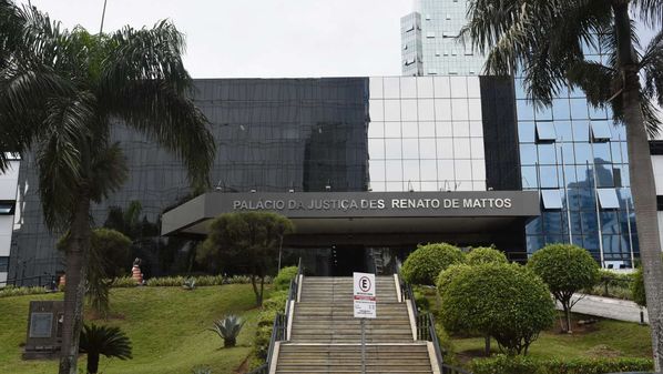 Benefício pago a juízes e desembargadores para custear seus planos de saúde está sendo contestado na Justiça pela Procuradoria-Geral da República