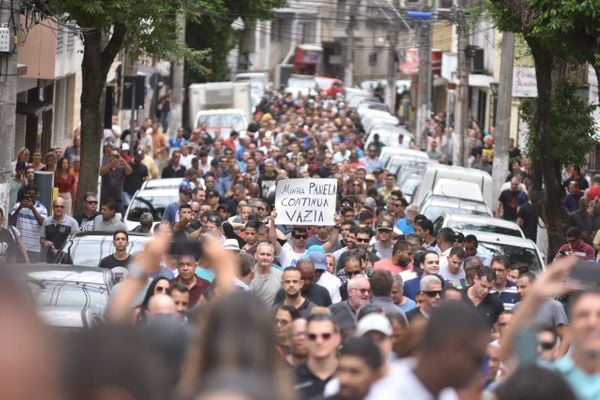 Policiais Militares, Civis e Bombeiros protestam em Vitória . Crédito: Fernando Madeira 